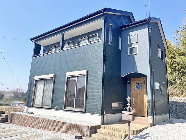 4LDK+S Home with Ample Parking in Hikone - Photo 1