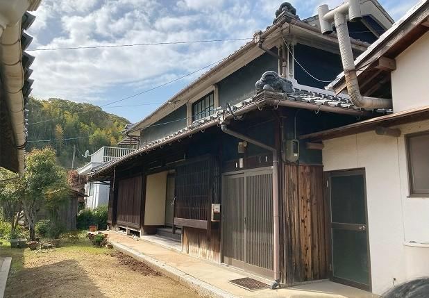 Spacious 6DK Detached House in Kamosho - Photo 1