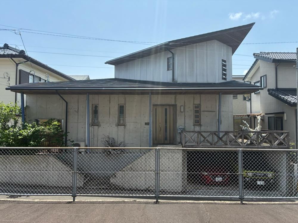 Sturdy 3DK Home in Tsukimi Hill - Photo 1