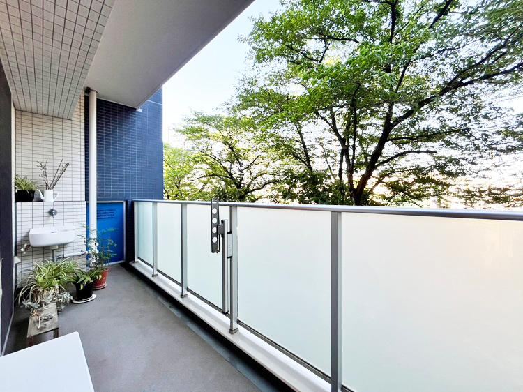 Spacious 3LDK Apartment with Sakura Views in Mitaka - Photo 1