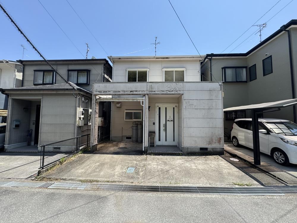 Charming 4LDK Home with Garden - Photo 1