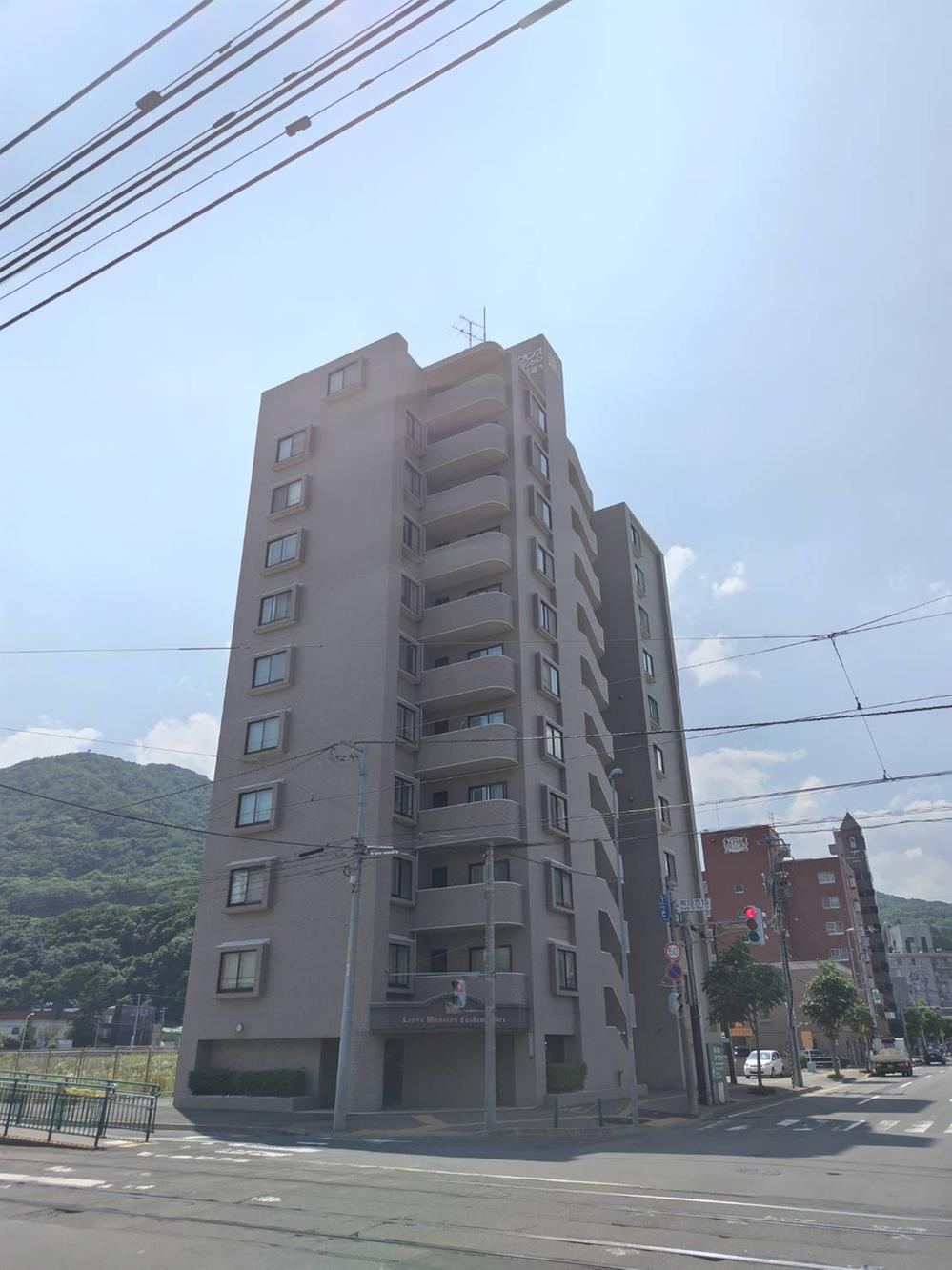 4LDK apartment in Chuo Ward, Sapporo, Hokkaido - Photo 1