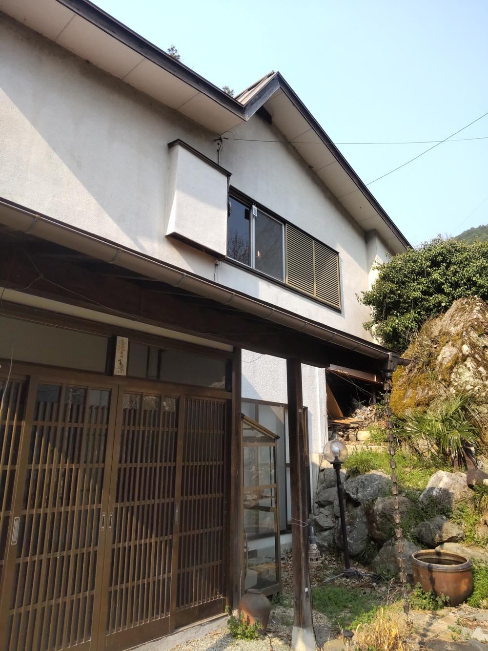 Charming Detached House with Storefront in Hinohara Village - Photo 1