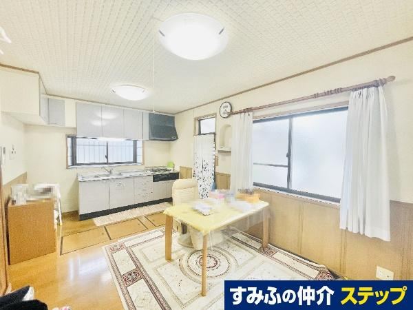 Spacious 4LDK House with Corner Lot in Niiza City - Photo 1