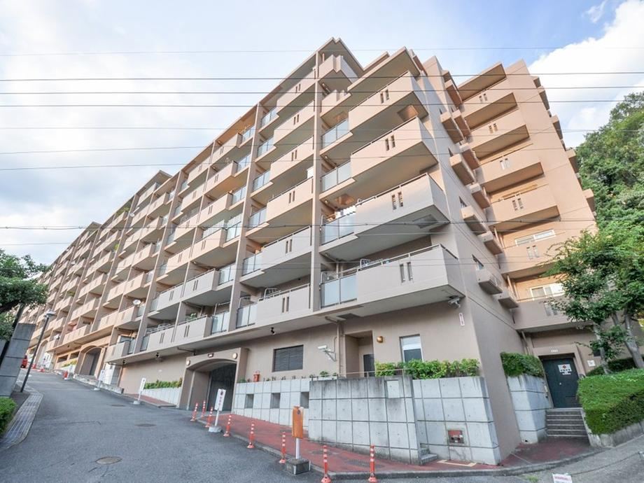 5LDK apartment in Ikeda, Osaka - Photo 1