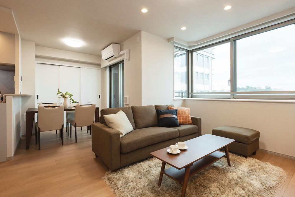 Renovated 2LDK Apartment Near Motomachi-Chukagai Station - Photo 1