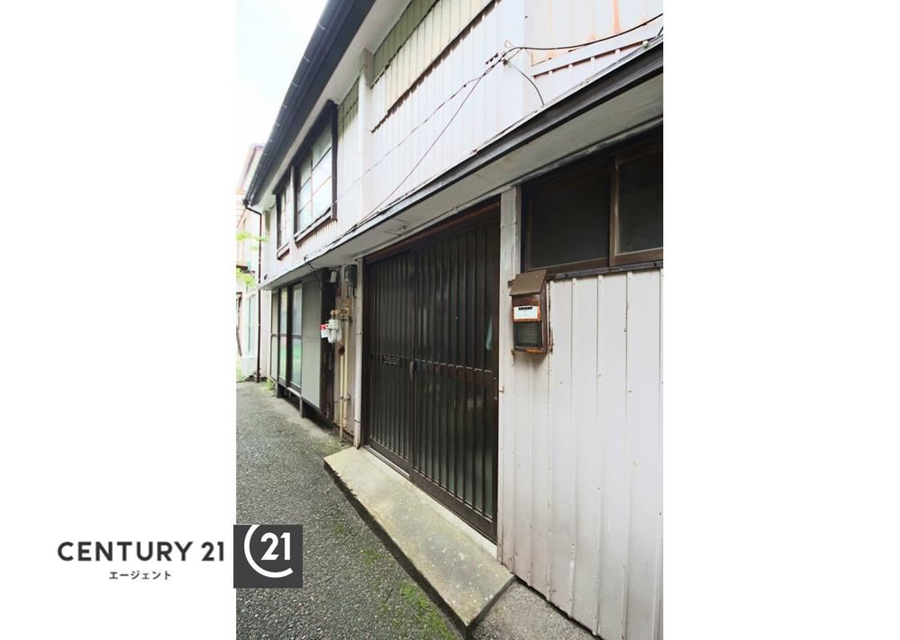 Compact 4SK House in the Historic Furumachi Area - Photo 1