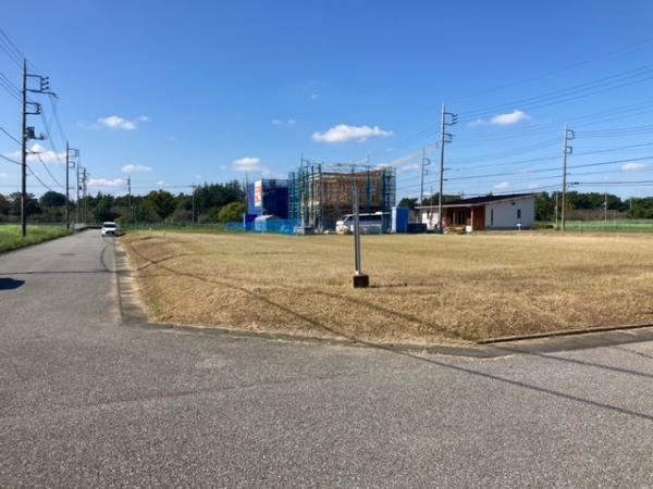 Desirable Land in Sakura Gaoka, Ideal for Families - Photo 1
