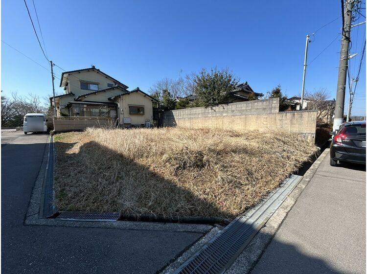 163 m² land in Kaga, Ishikawa - Photo 1