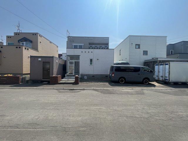 Modern 3LDK Home in Higashi Naebo, Sapporo - Photo 1