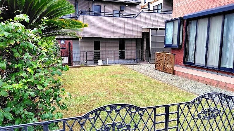 Spacious 4LDK+S House on Large Lot in Hiratsuka - Photo 1