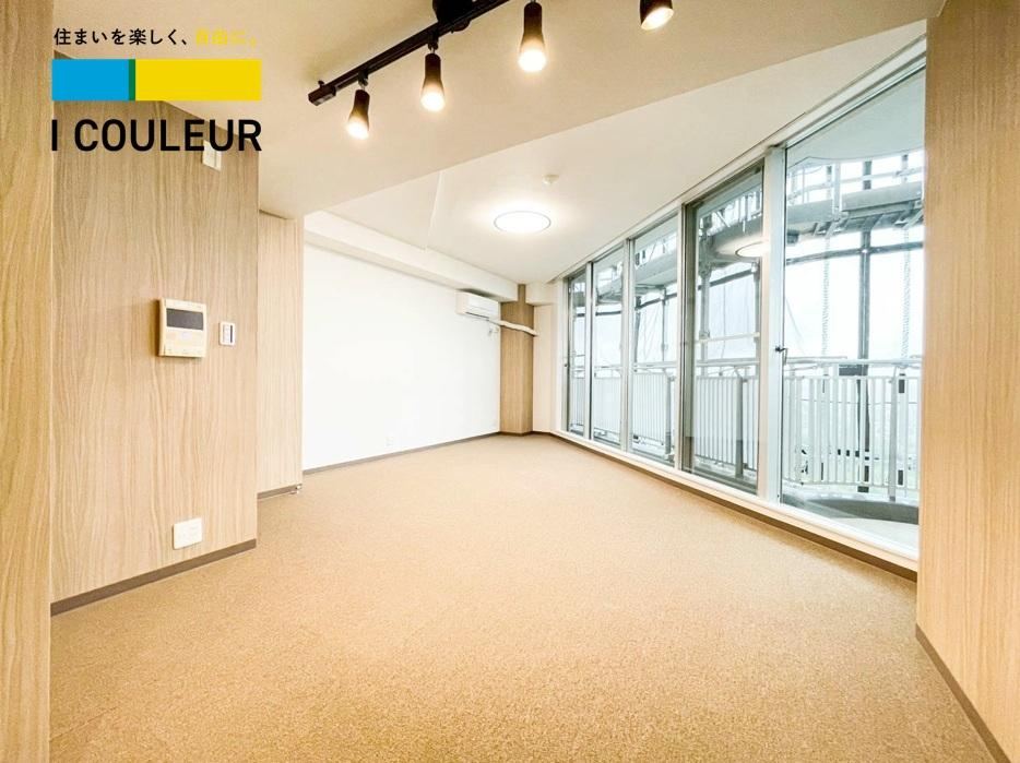 Pet-Friendly 3LDK Apartment in High Floor with Parking - Photo 1
