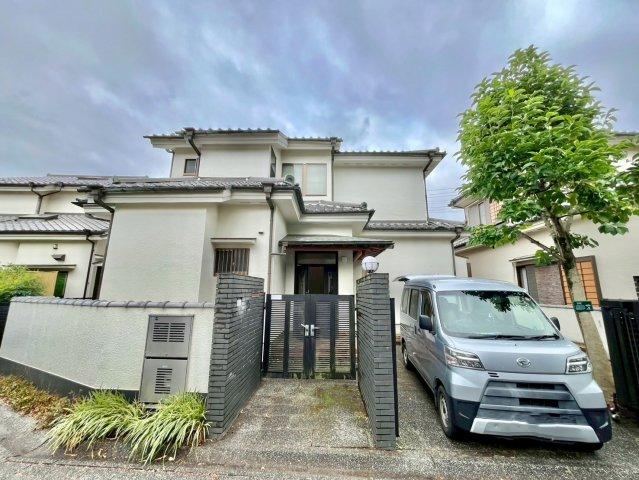 4LDK House with Upcoming Renovation in Koshigaya - Photo 1