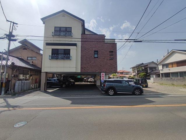 5LDK+S house in Kofu, Yamanashi - Photo 1