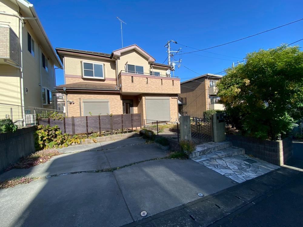 Corner Lot 4LDK House with Garden in Ebina - Photo 1