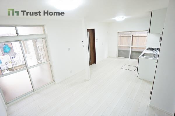4LDK House with Modern Amenities - Photo 1