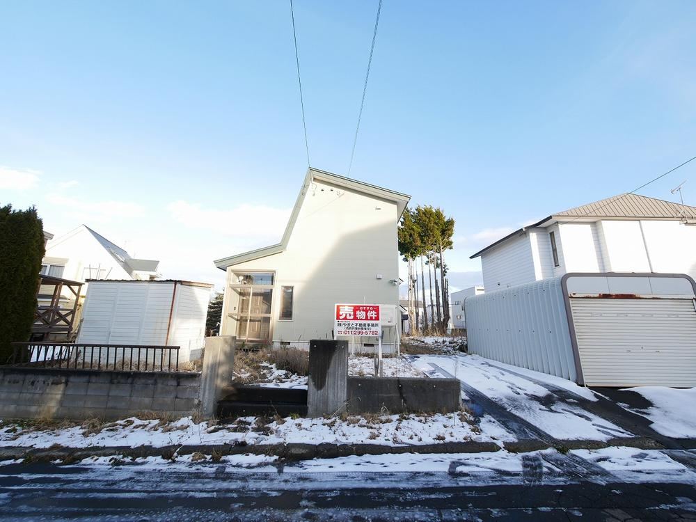 Spacious 4LDK Detached House in Yamanote-cho - Photo 1