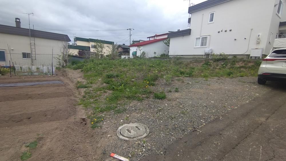 Prime Land Parcel in Sapporo's Minami Ward - Photo 1