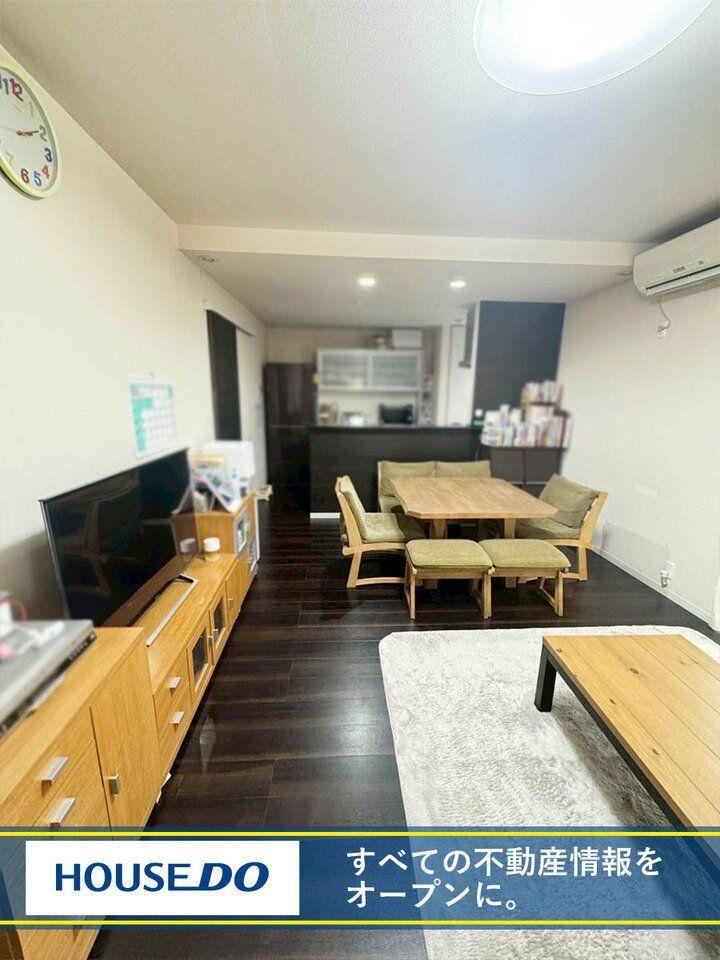 Spacious 4LDK House with Solar Power System - Photo 1