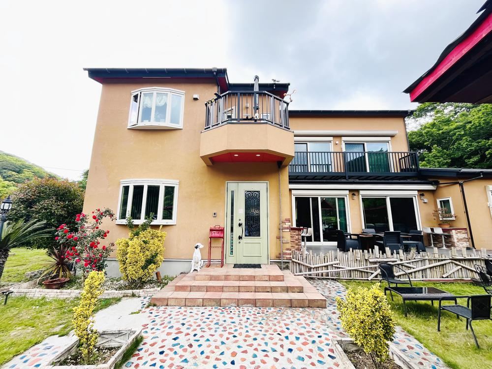 Spacious 5LDK House with Solar Power in Tateyama - Photo 1