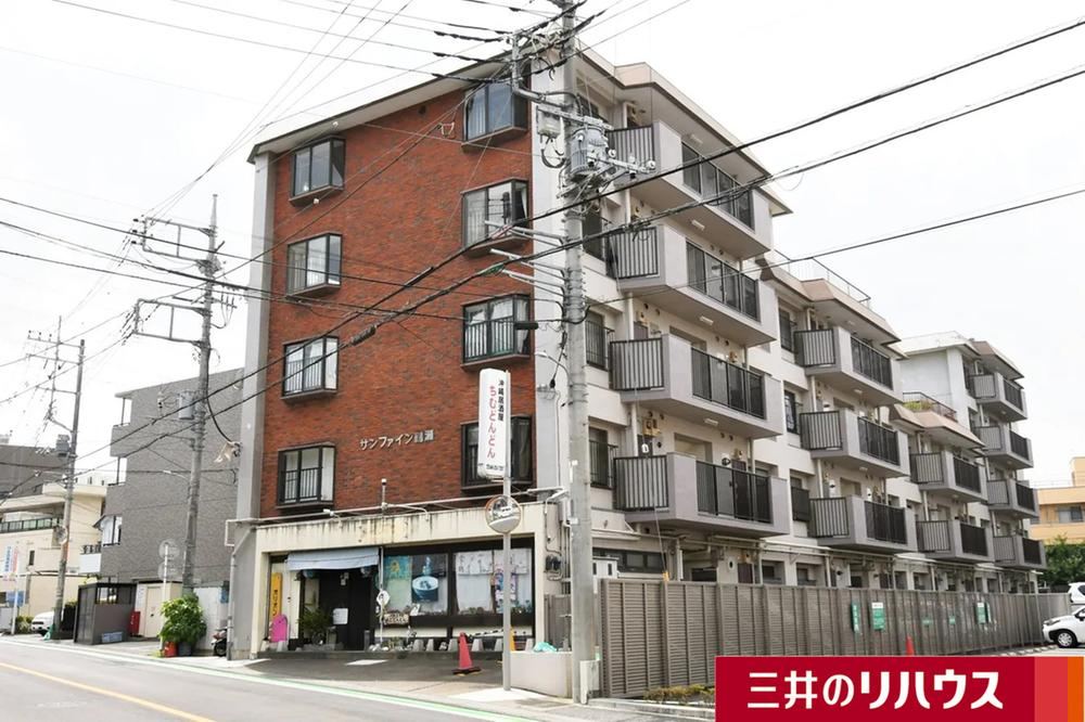 Renovated 2LDK Apartment in Tsuruse - Photo 1