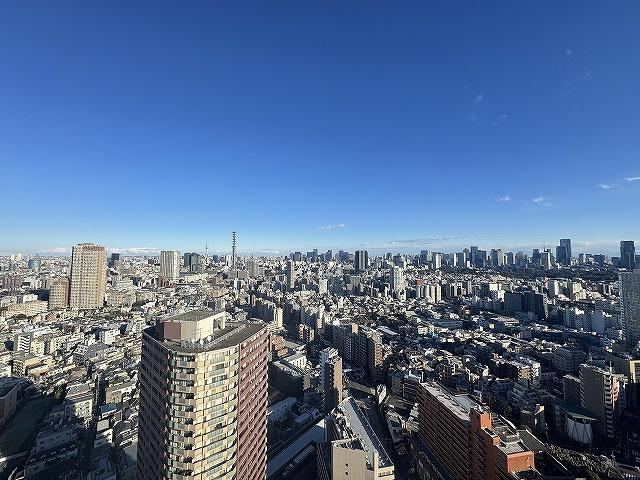 2LDK apartment in Shinjuku Ward, Tokyo - Photo 1