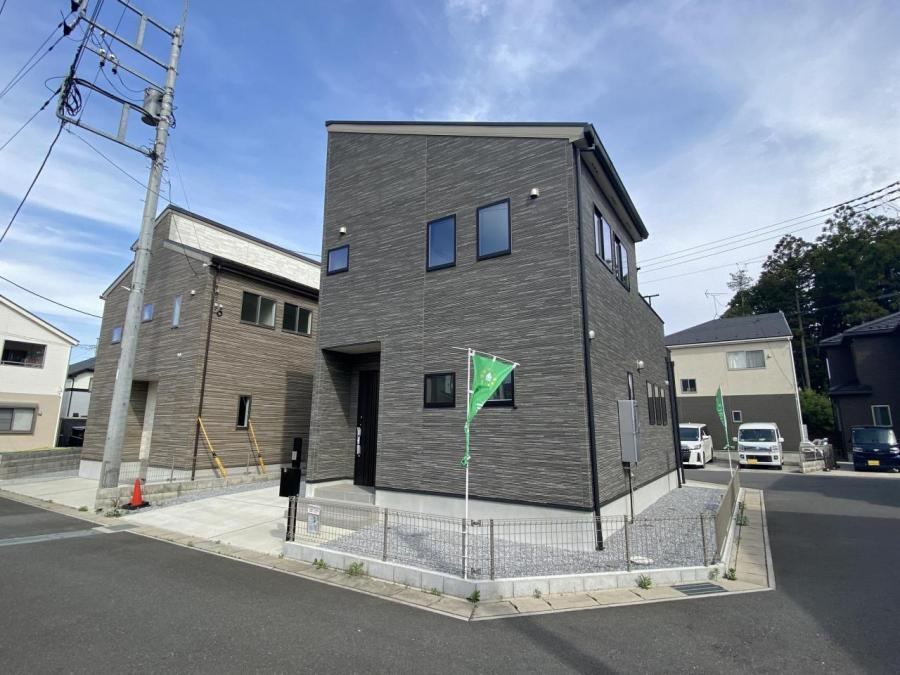 New Custom House with Excellent Performance Ratings - Photo 1