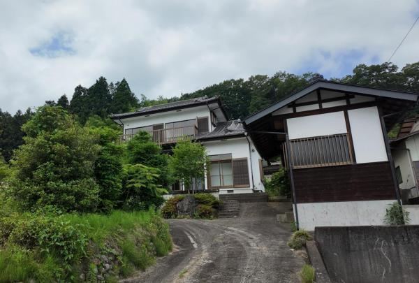 Expansive 6DK House with Detached 3K in Nakagawa Town - Photo 1