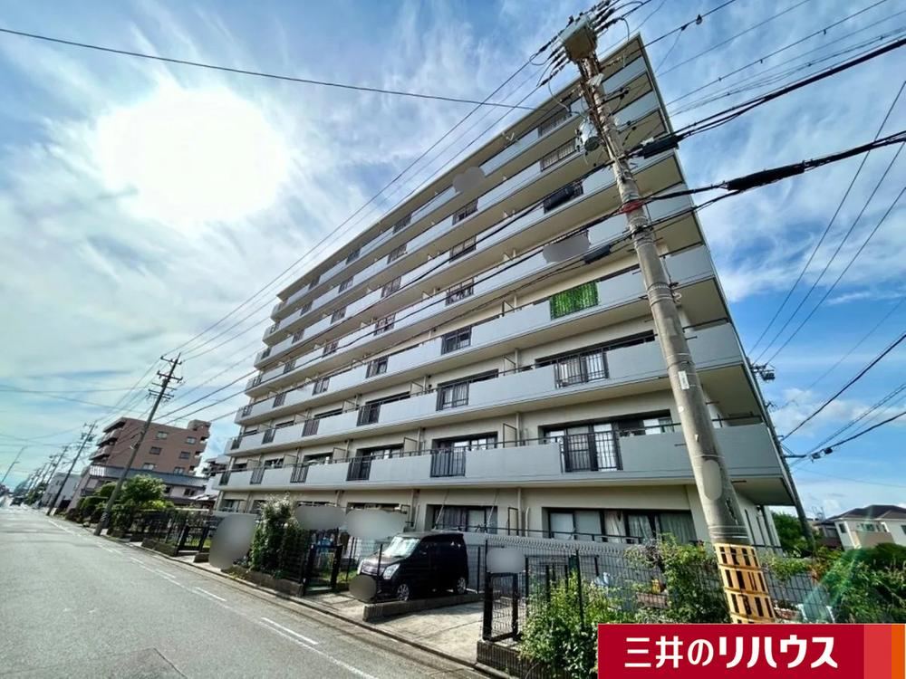 3LDK apartment in Minato Ward, Nagoya, Aichi - Photo 1
