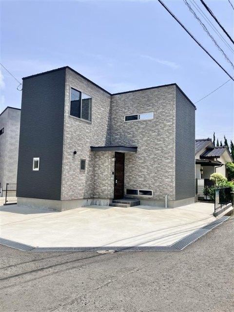 Contemporary 3LDK Home in Hinamigou, Nagasaki - Photo 1