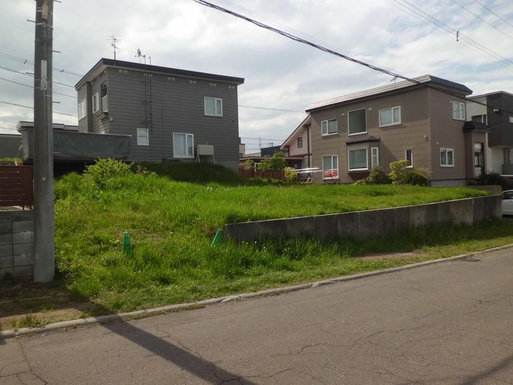 Expansive 327 sqm Lot in Oomagari Midorigaoka - Photo 1