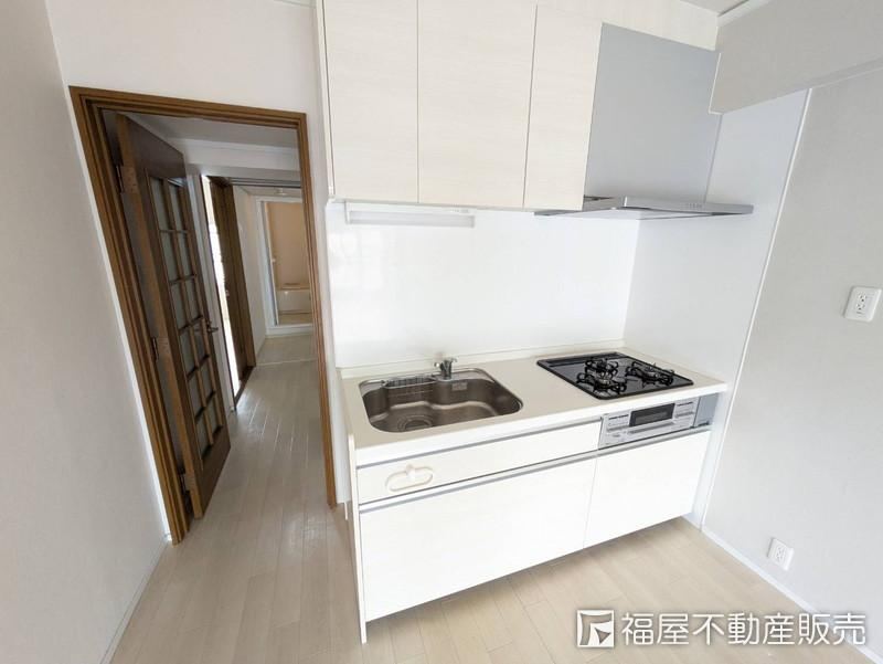 2LDK apartment in Higashinari Ward, Osaka - Photo 1