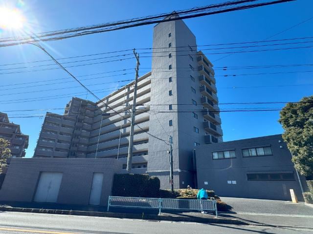Charming 3LDK Apartment in Mihara - Photo 1