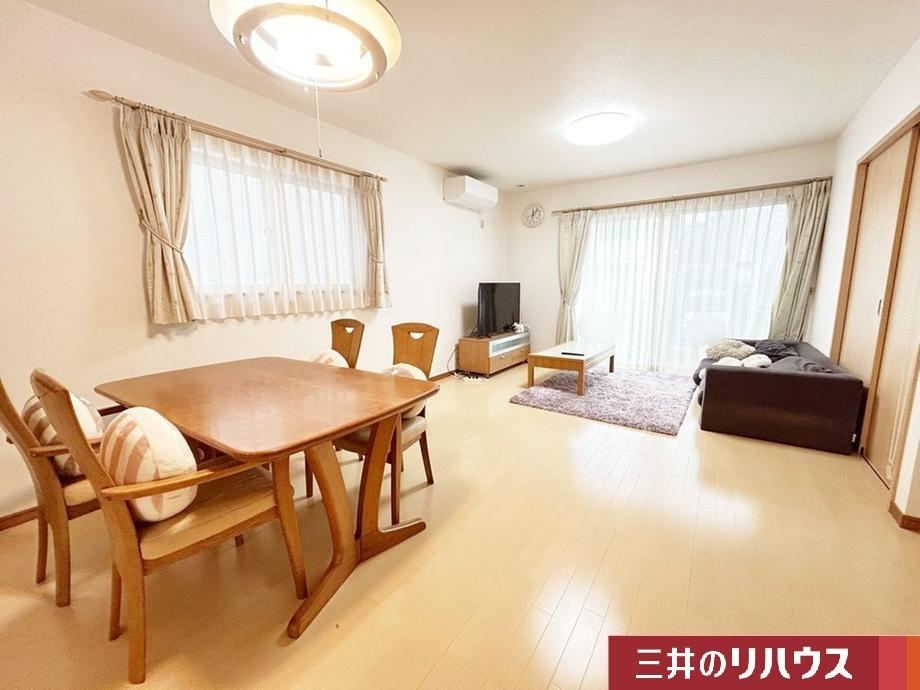 Spacious 3LDK House with Solar Panels in Kasunodai - Photo 1