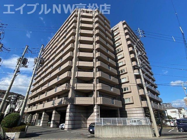 3LDK apartment in Takamatsu, Kagawa - Photo 1