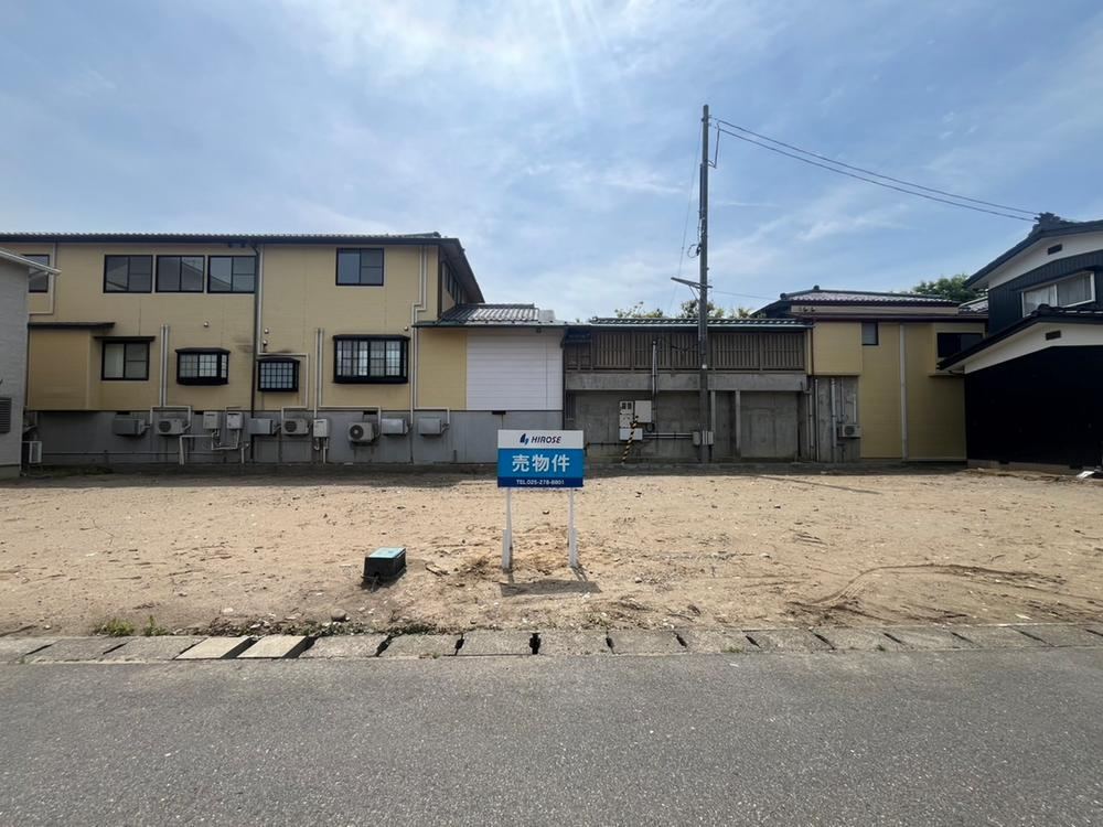 Quiet Residential Area Near Onnaike IC in Niigata - Photo 1