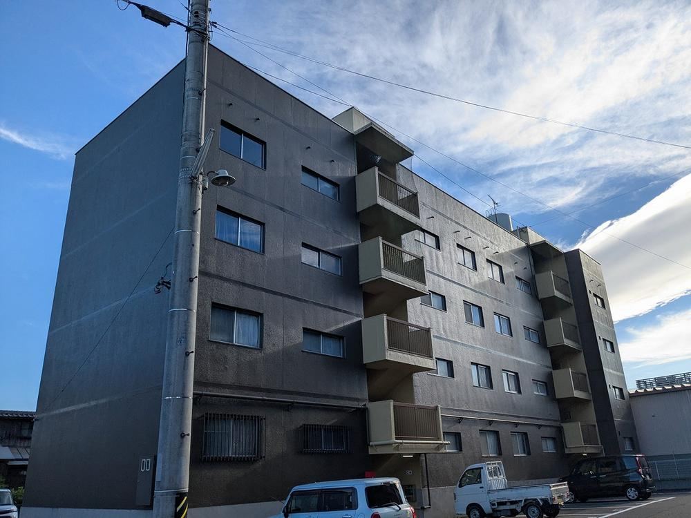 2LDK apartment in Tsushima, Aichi - Photo 1