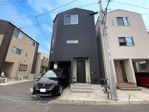 Eco-Friendly 4LDK House with Modern Amenities in Takatsu - Photo 1