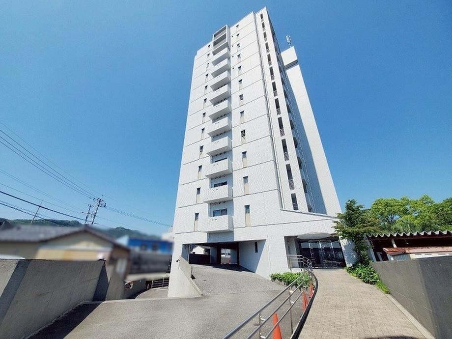 4LDK apartment in Kochi, Kochi - Photo 1