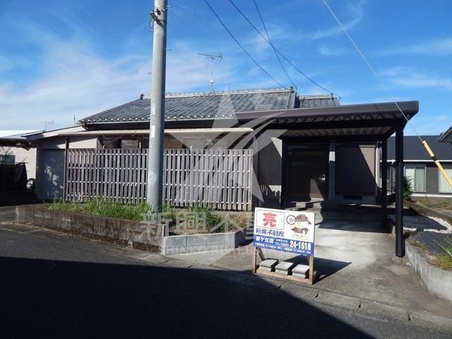 Recently Renovated 3DK House in Hiratsuka - Photo 1