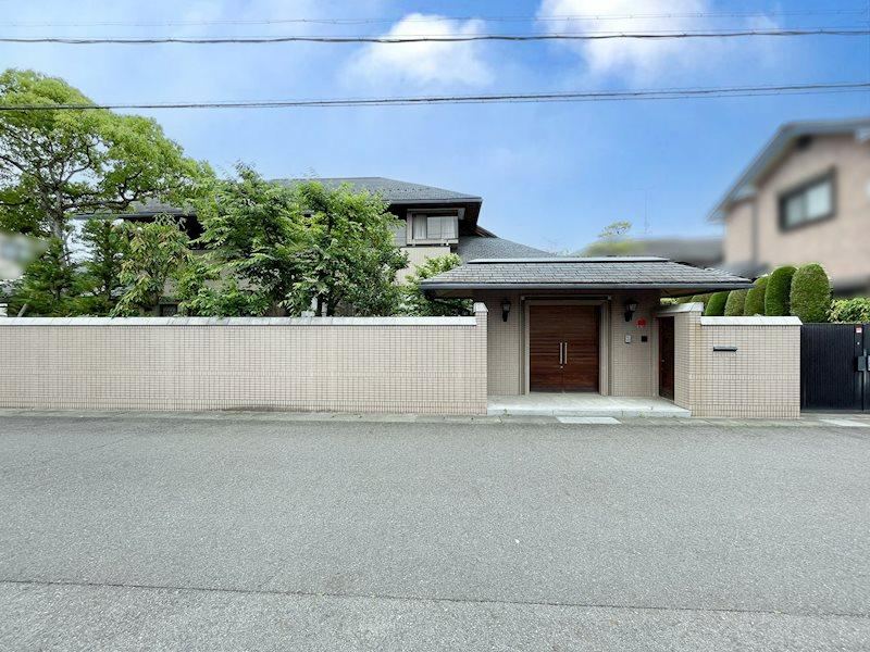 Spacious 7LDK House with Garden in Ritto City - Photo 1