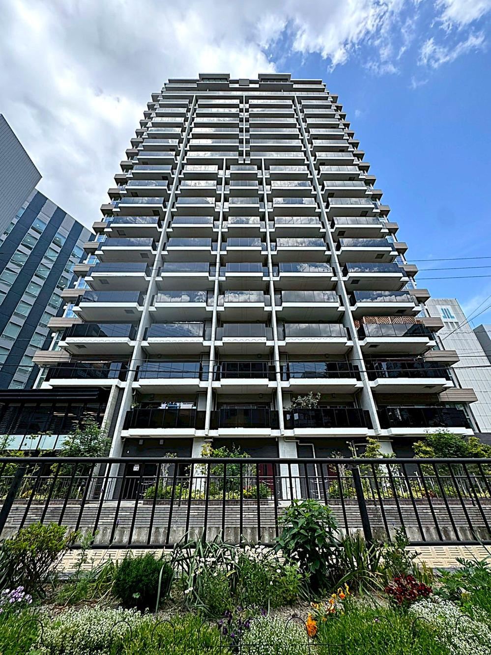 2LDK+S apartment in Chuo Ward, Fukuoka - Photo 1