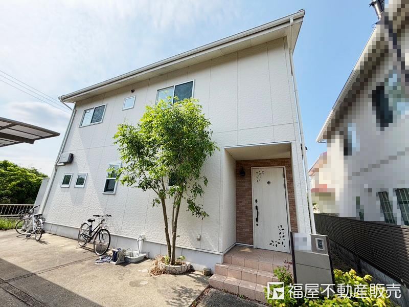 Spacious 4LDK House in Matogata - Photo 1