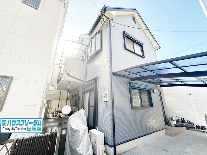 Charming 3LDK House in a Quiet Neighborhood - Photo 1