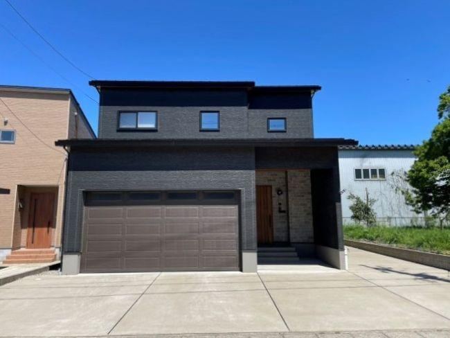 Modern 4LDK House with Inner Garage in Tsurugi Mito - Photo 1