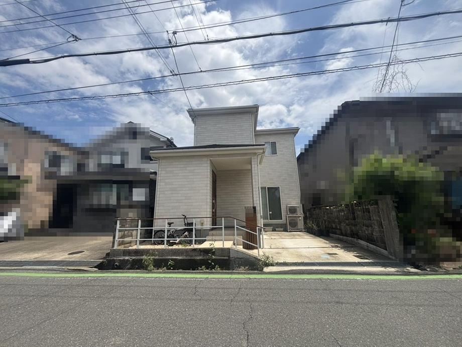 Eco-Friendly 4LDK House with Solar Power in Joyo - Photo 1
