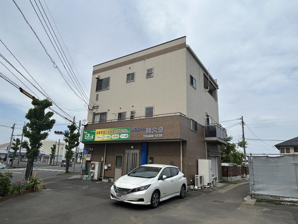 Versatile 4LDK+S House with Commercial Space in Meikaitown, Oita - Photo 1