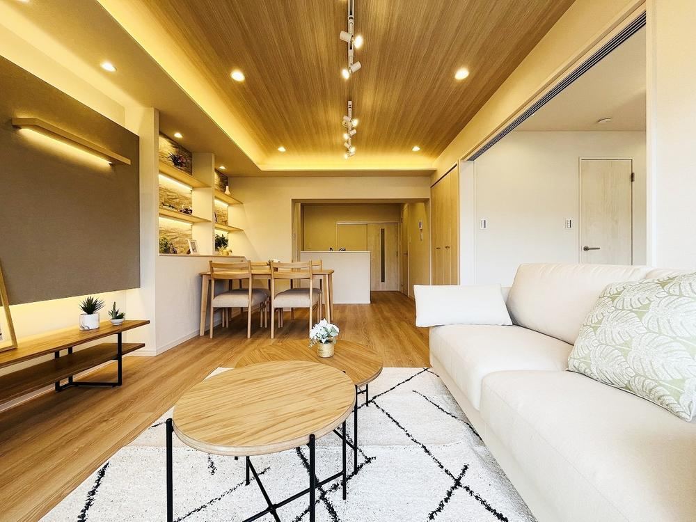 Bright 3LDK Apartment with Modern Amenities - Photo 1