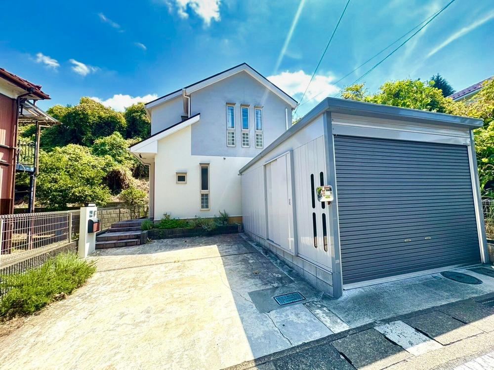 Garage House with Space for 3 Cars in Kawasaki - Photo 1
