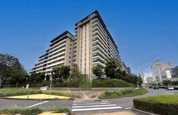 Stylish 4LDK Apartment Near Tsukuba Station - Photo 1